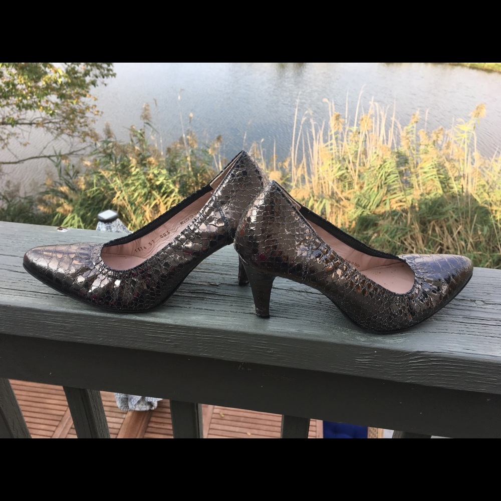 Evening or day gunmetal heels